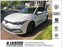 Oryxweiß perlmutteffekt (metallic) Gebraucht 2022 VW Golf VIII Style Limousine | 29.900 € (Etwas zu teuer)
