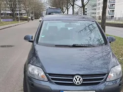 Blau Gebraucht 2005 VW Golf Plus Cross Comfortline Van / Kleinbus | 2.000 € (Guter Preis)