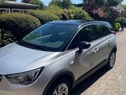 Grau Gebraucht 2018 Opel Crossland Ultimate SUV | 13.700 € (Fairer Preis)