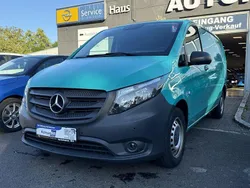 Grün Gebraucht 2021 Mercedes Vito Van / Kleinbus | 21.500 €