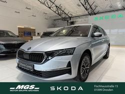 Brilliantsilber metallic Neu 2025 Skoda Octavia Tour Kombi | 33.680 € (Teuer)
