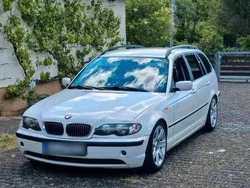 Weiß Gebraucht 2003 BMW 330 Kombi | 3.900 € (Fairer Preis)