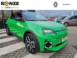 Grün (pop green!, black pearlschwarz metallic) Neu 2024 Renault R5 Komfort Kleinwagen | 30.790 € (Guter Preis)