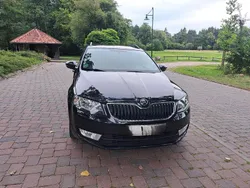 Schwarz Gebraucht 2013 Skoda Octavia Kombi | 5.200 € (Fairer Preis)