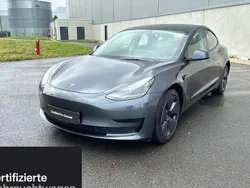 Silber Gebraucht 2021 Tesla Model 3 Limousine | 28.500 € (Etwas zu teuer)
