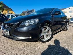 Schwarz Gebraucht 2013 Volvo V40 Momentum Limousine | 11.799 € (Fairer Preis)