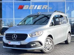 Silber (helvinsilber metallic mb 9871) Gebraucht 2022 Mercedes Citan 110 Kombi | 20.389 € (Fairer Preis)