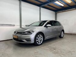 Grau Gebraucht 2019 VW Golf VII Highline Limousine | 15.900 € (Fairer Preis)