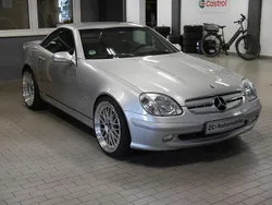 Silber Gebraucht 2001 Mercedes SLK230 Cabrio | 11.950 €
