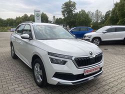 Weiß Gebraucht 2022 Skoda Kamiq Ambition SUV | 21.990 € (Fairer Preis)