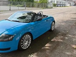 Blau Gebraucht 2002 Audi TT Roadster Cabrio | 4.250 €