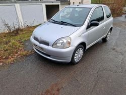 Silber Gebraucht 2002 Toyota Yaris Terra Kleinwagen | 1.199 € (Fairer Preis)