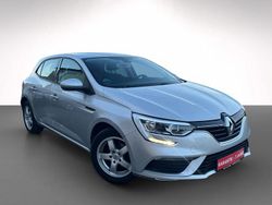 Silber Gebraucht 2018 Renault Mégane IV Play Limousine | 11.880 € (Fairer Preis)