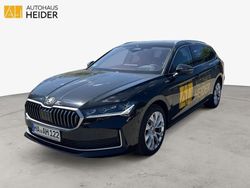 Ebony schwarz metallic met. Gebraucht 2024 Skoda Superb LAURIN & KLEMENT Kombi | 42.900 € (Teuer)