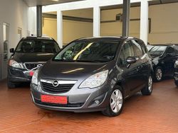 Grau Gebraucht 2011 Opel Meriva Design Edition Van / Kleinbus | 5.499 € (Etwas zu teuer)