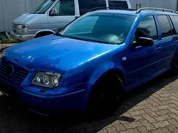 Blau Gebraucht 2002 VW Bora Edition Limousine | 799 € (Guter Preis)