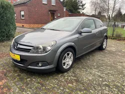 Grau Gebraucht 2005 Opel Astra GTC Edition Coupé | 2.550 € (Teuer)