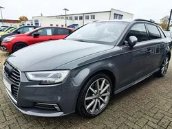 Grau Gebraucht 2020 Audi A3 Sportback e-tron S-Line Limousine | 20.490 € (Guter Preis)