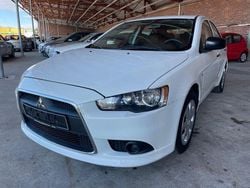 Weiß Gebraucht 2015 Mitsubishi Lancer Sportback Basis Limousine | 4.799 € (Guter Preis)