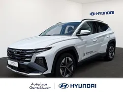 Weiss Gebraucht 2024 Hyundai Tucson Trend SUV | 33.490 € (Superpreis)