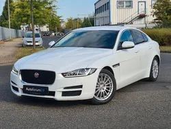 Weiß Gebraucht 2015 Jaguar XE Portfolio Limousine | 12.999 € (Guter Preis)