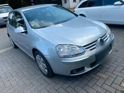 Silber Gebraucht 2007 VW Golf V Limousine | 1.950 € (Fairer Preis)