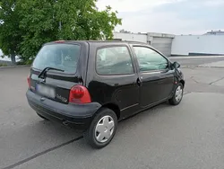 Schwarz Gebraucht 1999 Renault Twingo Kleinwagen | 2.500 €