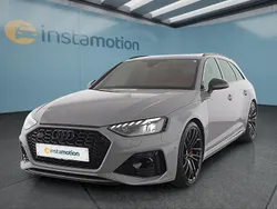 Grau Gebraucht 2022 Audi RS4 Kombi | 68.880 € (Guter Preis)