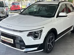 Schneeweiß Neu 2024 Kia Niro 2 SUV | 31.990 € (Guter Preis)