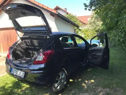 Schwarz Gebraucht 2009 Opel Corsa Innovation Limousine | 2.600 € (Fairer Preis)
