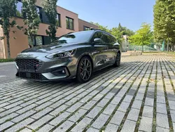 Grau Gebraucht 2020 Ford Focus ST Kombi | 22.000 € (Guter Preis)