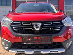 Rot Gebraucht 2020 Dacia Lodgy Stepway Van / Kleinbus | 14.499 € (Fairer Preis)