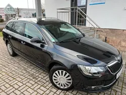 Schwarz Gebraucht 2015 Skoda Superb Best of Kombi | 12.400 € (Superpreis)