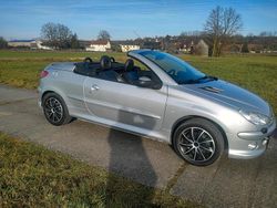 Silber Gebraucht 2004 Peugeot 206 CC Cabrio | 1.950 € (Etwas zu teuer)