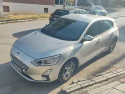 Silber Gebraucht 2019 Ford Focus Trend Limousine | 7.800 € (Fairer Preis)