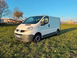 Weiß Gebraucht 2008 Renault Trafic Van / Kleinbus | 2.900 €