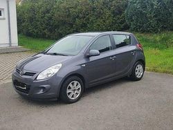 Grau Gebraucht 2011 Hyundai i20 Classic Limousine | 4.000 € (Fairer Preis)