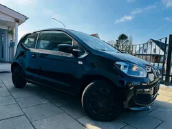 Schwarz Gebraucht 2016 VW up! Kleinwagen | 7.400 € (Etwas zu teuer)