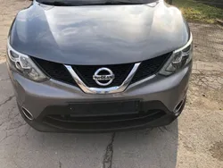 Grau Gebraucht 2014 Nissan Qashqai Tekna SUV | 10.900 € (Fairer Preis)