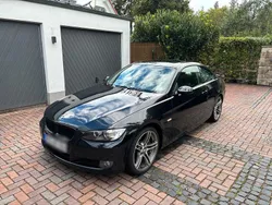 Schwarz Gebraucht 2009 BMW 330 Coupé | 14.500 € (Fairer Preis)