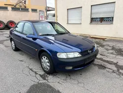 Blau Gebraucht 1999 Opel Vectra Limousine | 1.900 €