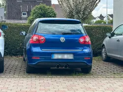 Blau Gebraucht 2005 VW Golf V Limousine | 2.000 € (Guter Preis)