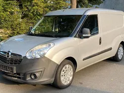 Grau Gebraucht 2015 Opel Combo Van / Kleinbus | 6.800 € (Fairer Preis)