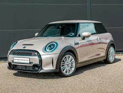 Grau Gebraucht 2022 Mini Cooper Kleinwagen | 28.430 € (Etwas zu teuer)