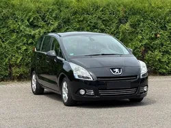 Schwarz Gebraucht 2013 Peugeot 5008 Active Van / Kleinbus | 5.999 € (Fairer Preis)
