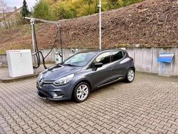 Grau Gebraucht 2020 Renault Clio V LIMITED Kleinwagen | 11.950 € (Fairer Preis)