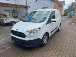 Weiß Gebraucht 2016 Ford Courier Van / Kleinbus | 7.500 €