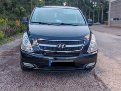 Schwarz Gebraucht 2011 Hyundai H-1 Van / Kleinbus | 12.000 €