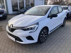 Weiß Gebraucht 2023 Renault Clio V Equilibre Limousine | 14.688 € (Fairer Preis)