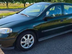 Grün Gebraucht 2001 Opel Astra Selection Limousine | 3.200 € (Teuer)
